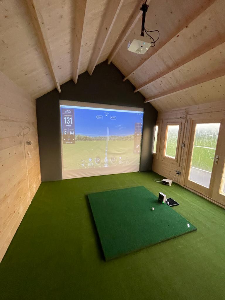 how-much-room-do-you-need-for-a-golf-simulator-golfbays