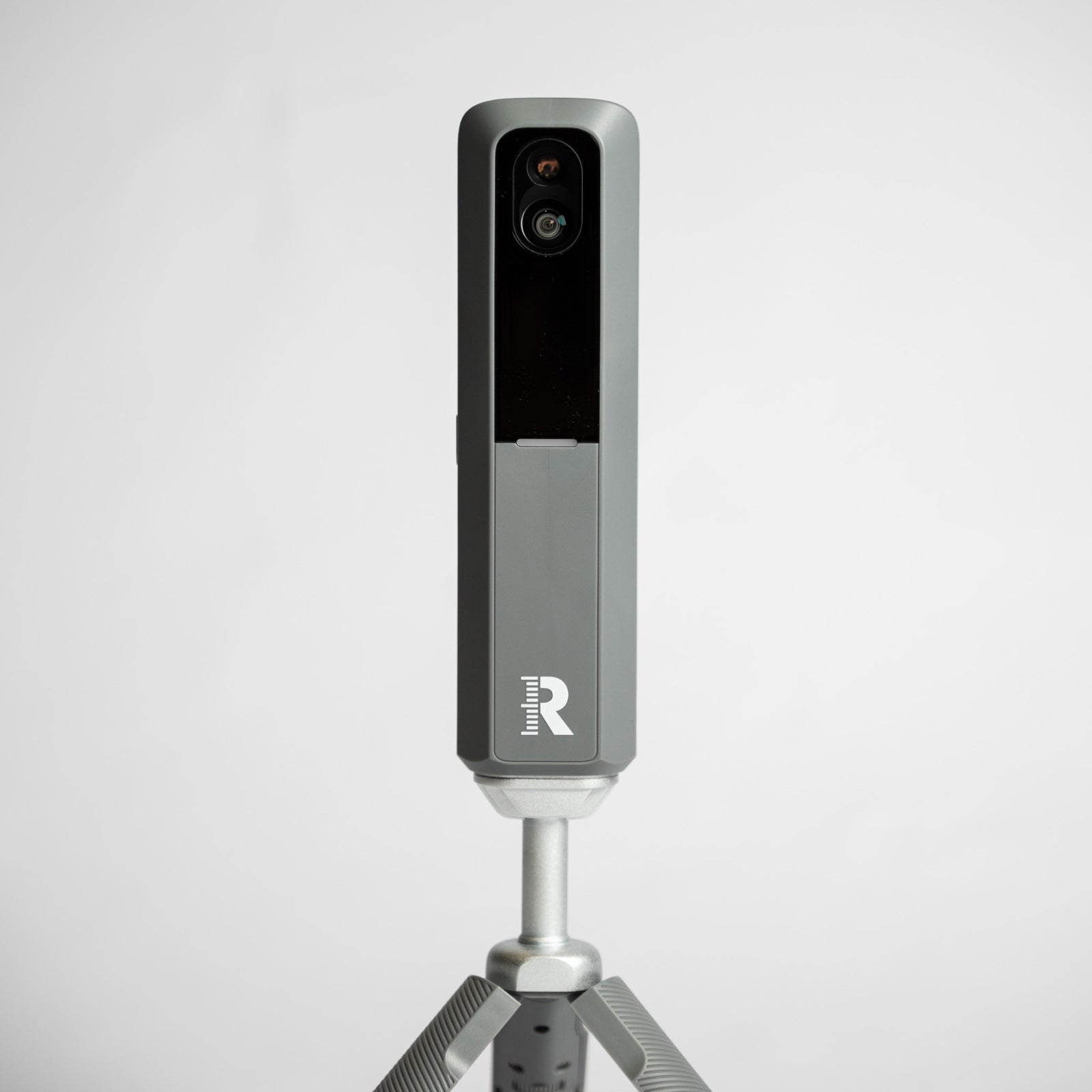 Rapsodo MLM2XPRO Mobile Golf Launch Monitor & Simulator